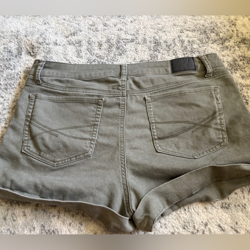 Aeropostale Olive/ Army Green Cuffed Denim Shorts Size 14